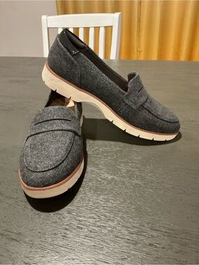 Dr. Scholl's Gray Felt Penny Loafers with White Sole 8.5 Wide